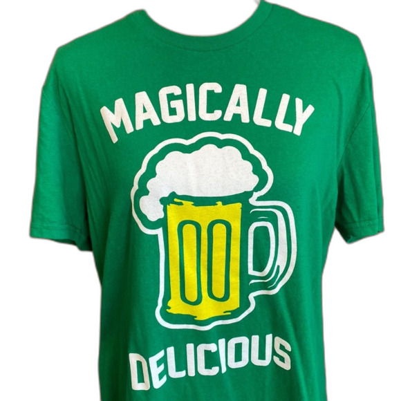 Tipsy Elves Magically Delicious Beer St. Patrick’s Day Tee Shirt Size Large EUC - Picture 3 of 6